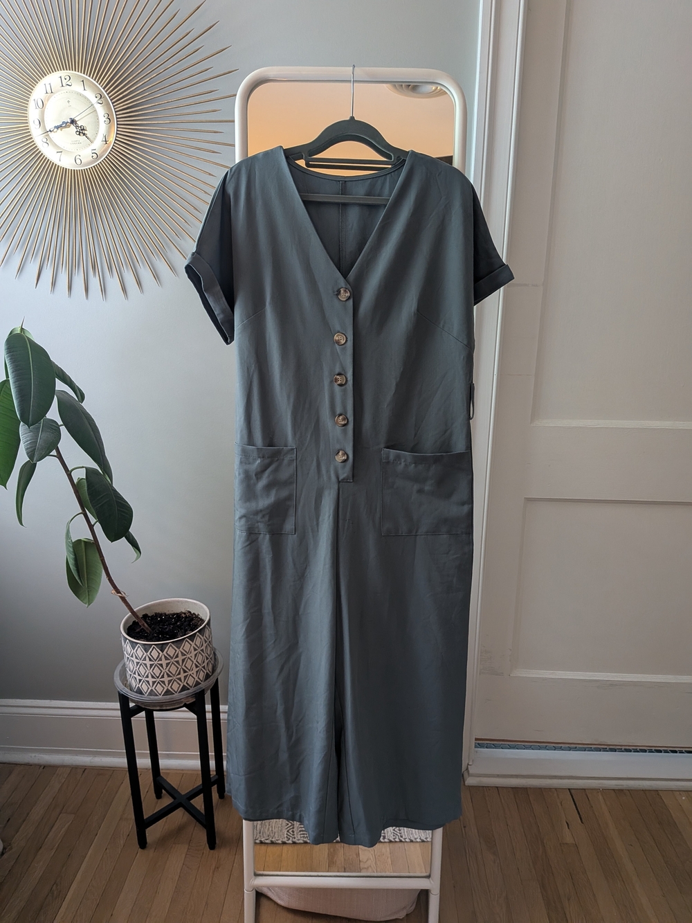 Casual V-Neck Short Sleeve Jumpsuit in Slate Gray